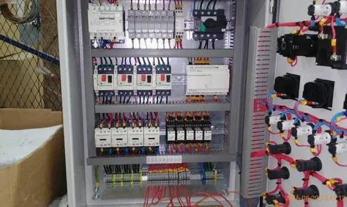 câbleur d'armoire électrique, TGBT, CLPG / modélisation, installation de jeu de barre / électricien