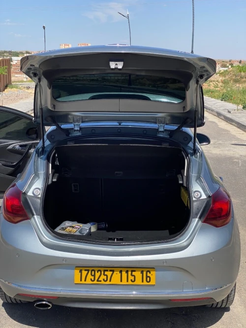 Opel Astra 2015 COSMO