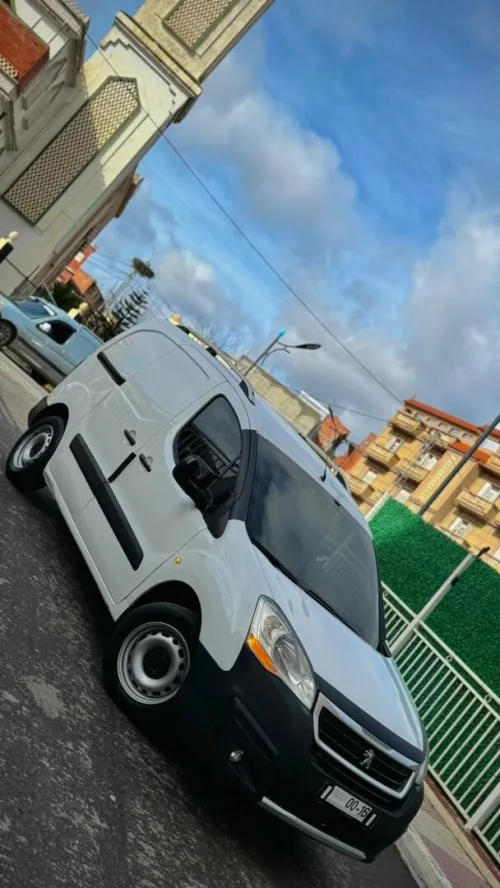 Peugeot Partner 2015 B9