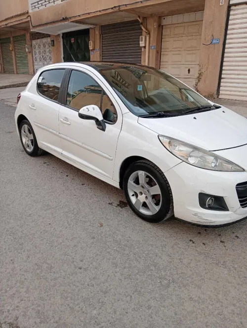 Peugeot 207 2011 
