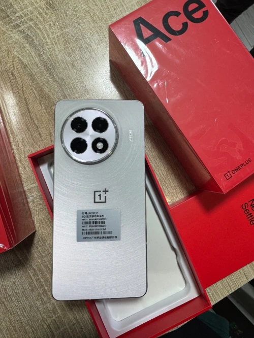 One plus ace 5 Oneplus ACE 5 12/256Gb