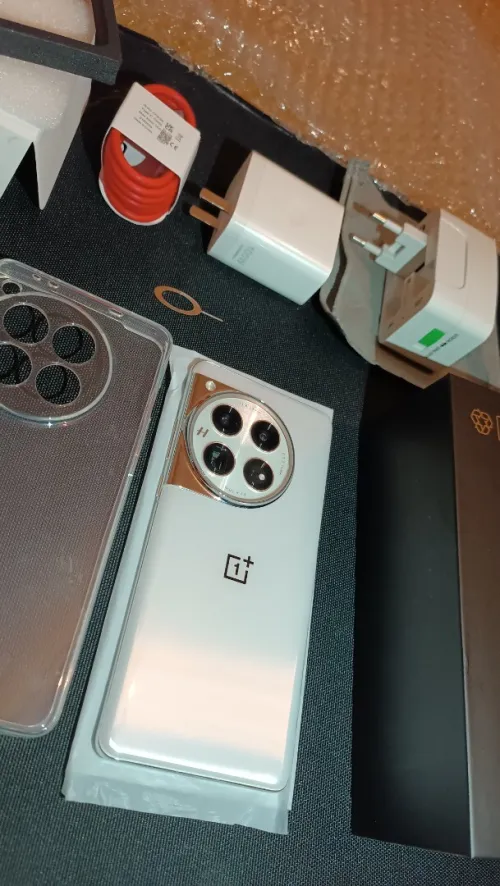 OnePlus 12 256/12Gb Avec Accessoires