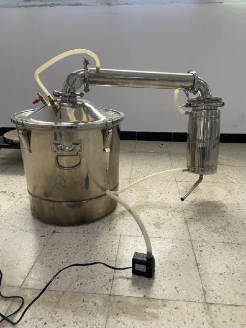 Distillateur des huiles essentielles 