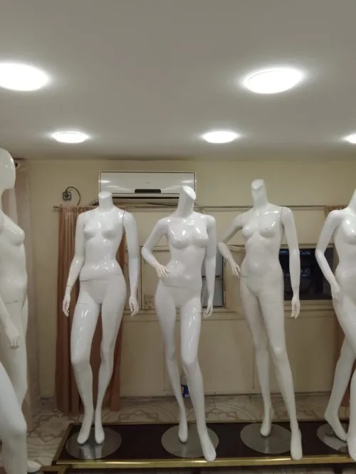 Mannequin et penderie 