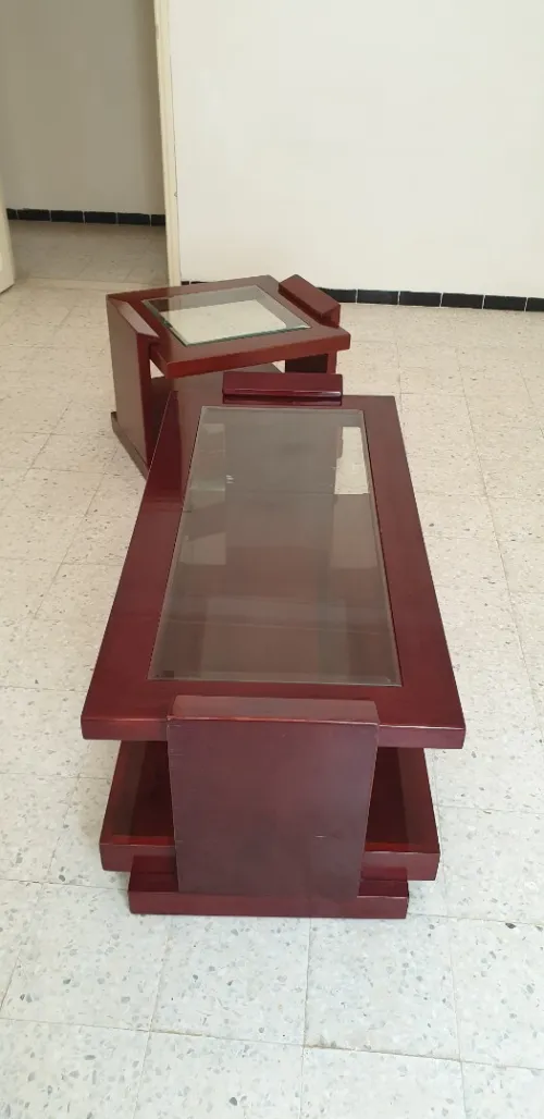 Table en bois rouge et sa petite table