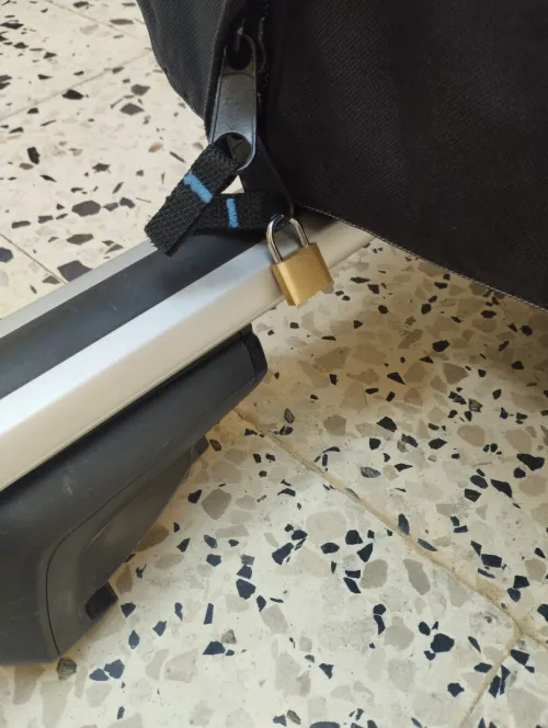 2 Coffres et des barres de toit latérale