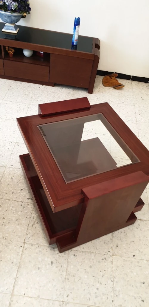Table en bois rouge et sa petite table