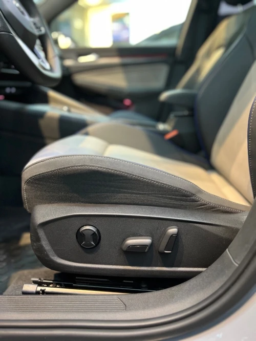 Volkswagen Golf 8 2025 R-Line