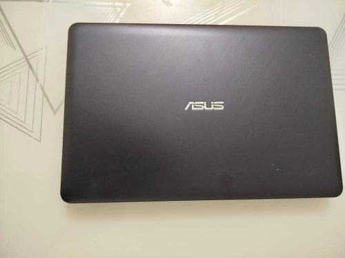 ASUS CELERON N4020 4G RAM DISC 1TERA  HDD