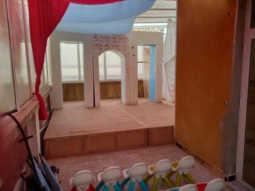 THEATRE EN BOIS POUR CRECHES & ECOLES