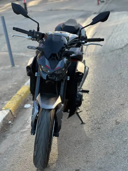 Kawazaki Z900 2025