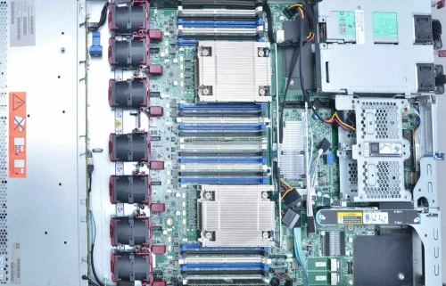 serveur HP DL360 gen 9 avec deux processeurs intel Xeon E5-2699V3 (36C)