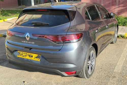 Renault Megane 4  2022 Itens