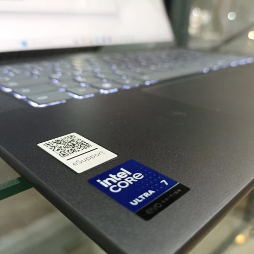 Lenovo Slim 7i Aura Copilot+