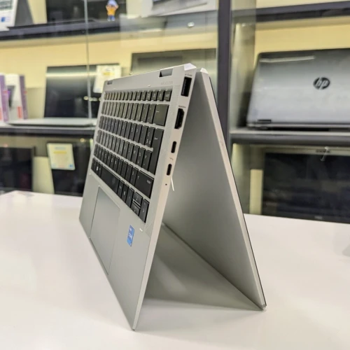 HP ELITEBOOK 1030 X360 G8 i5 11TH 8GB 256 SSD X360 tactile 