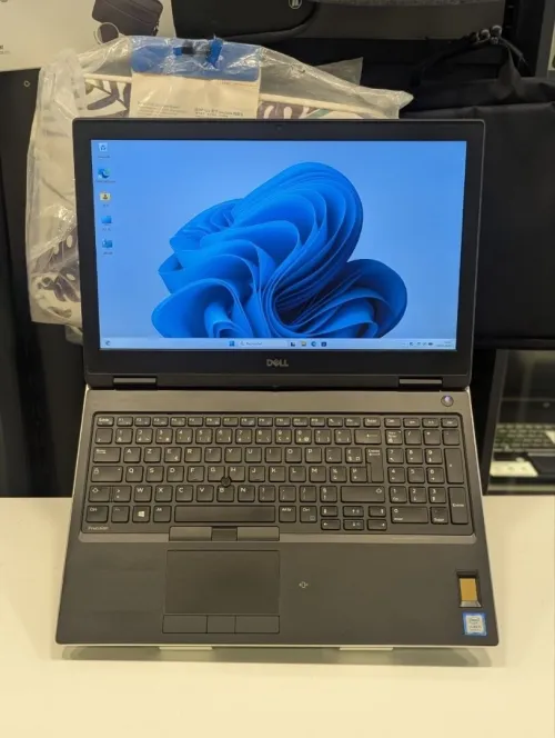 LAPTOP Dell Precision 7530 Workstation i5-8400H NVIDIA Quadro P3200 6Go 16gb 256gb 15.6 FHD