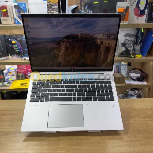 HP ELITEBOOK 865 G10 RYZEN 9 7940HS 32GB 1TB SSD 16 FHD 