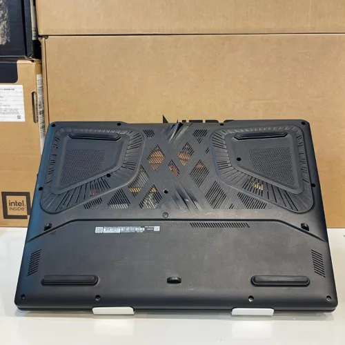 Laptop Gaming MSI Crosshair16 HX AI Intel Ultra 7-255HX RTX 5070 8GB 32GB 1TB NVMe QHD+ 240Hz