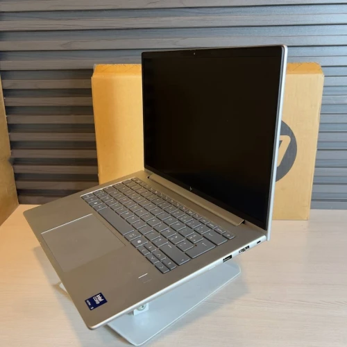 HP EliteBook 6 G1i 14 Ultra 5 225U 16Go 512Go NVMe 14