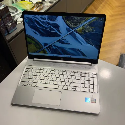 HP Laptop 15 i5 1235U 16GB 512GB