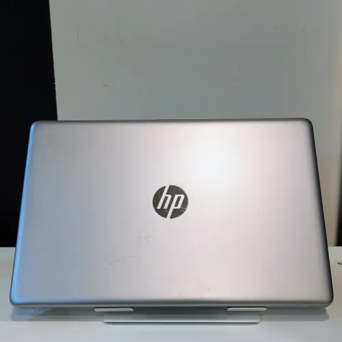 HP NOTEBOOK 15 AMD RYZEN 3 3200U 8GB 512 SSD 15.6