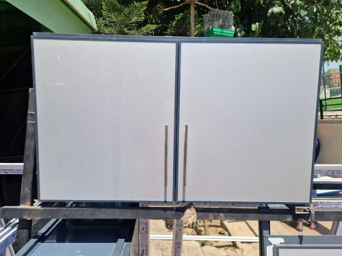 Armoire de cuisine en aluminium 