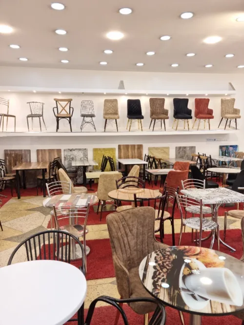 CHAISES ET TABLES POUR CAFETERIAS, RESTAURANTS, PIZZERIAS ET MAISONS