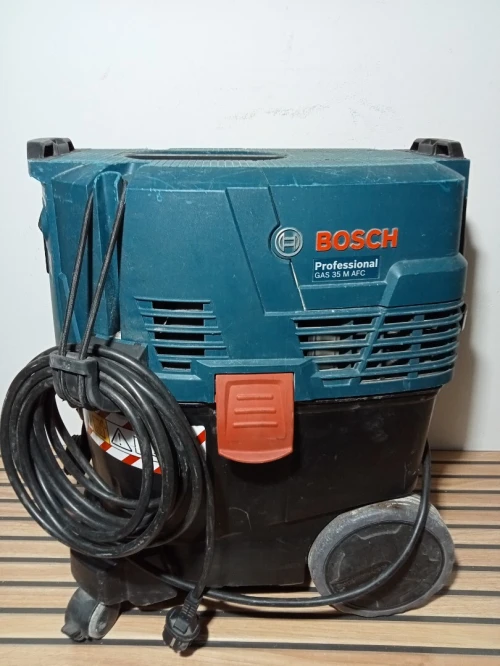 BOSCH Aspirateur de chantier