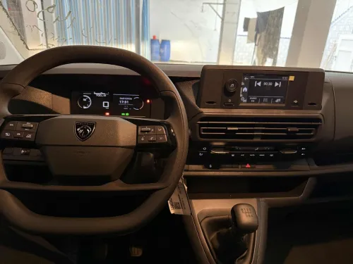 Peugeot Traveller 2025 Business