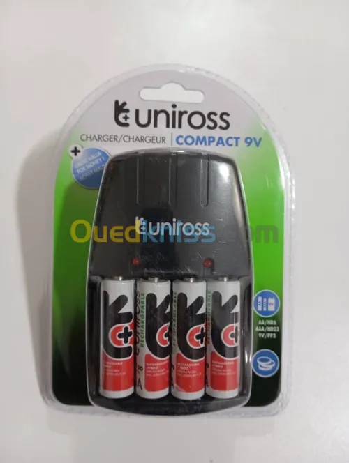 Chargeur de piles UNIROSS avec 4 Piles AA 2100mAh pour AA / AAA /9V PP3 NiMH