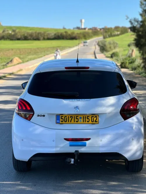 Peugeot 208 2015 Allure Facelift