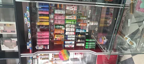 Armoire vitrine parfumerie