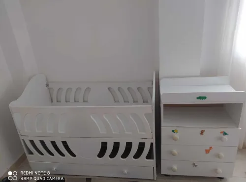 Lit bebe avec commode