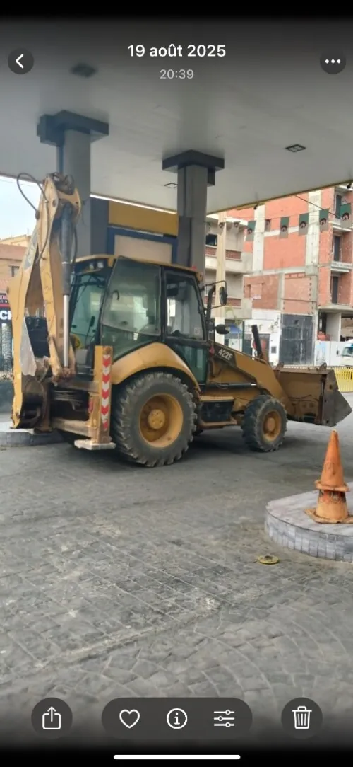 caterpillar 422F 2013