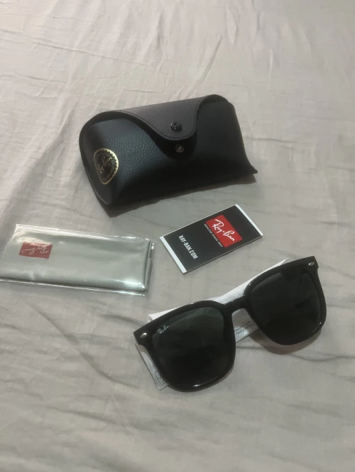Ray-Ban RB4401D Poli Noir et Verres vert Foncé