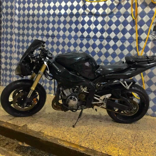 Tiurmph + yamaha Yamaha 2006