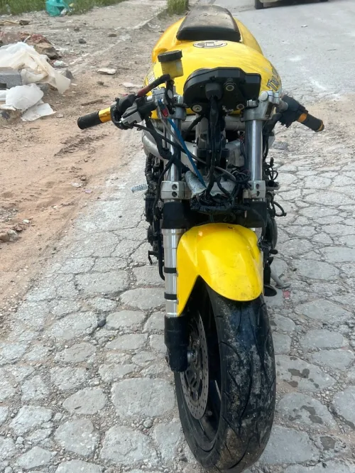 Tiurmph + yamaha Yamaha 2006