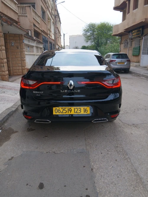 Renault Megane 4  2023 Itens