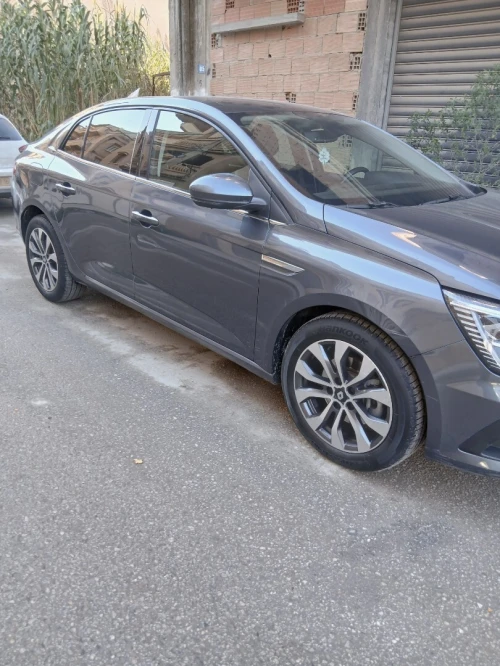 Renault Megane 4  2023 Itens