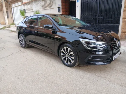 Renault Megane 4  2023 Itens