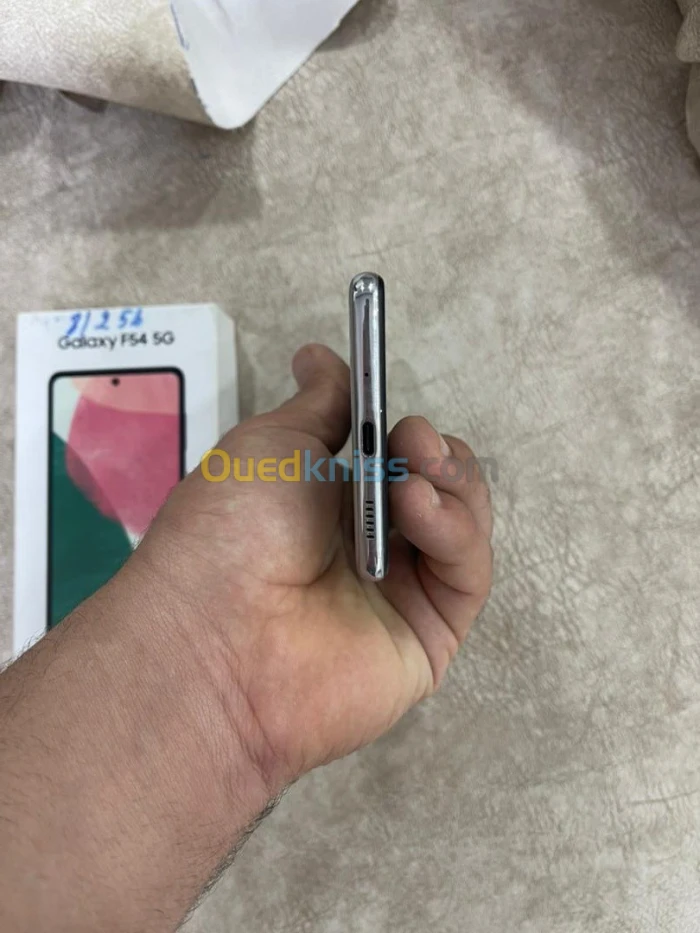 samsung f54 5g [ 6.7 pouce ] [ 6000mah ] [ 8Go Ram ] [ 108 Mpx ] [ 256 Go ] samsung f54 5g