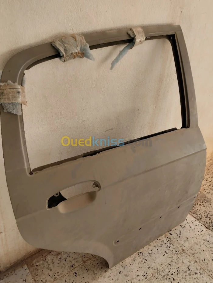باب خلفي