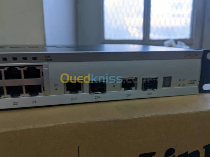 SWITCH D-LINK DES-3528