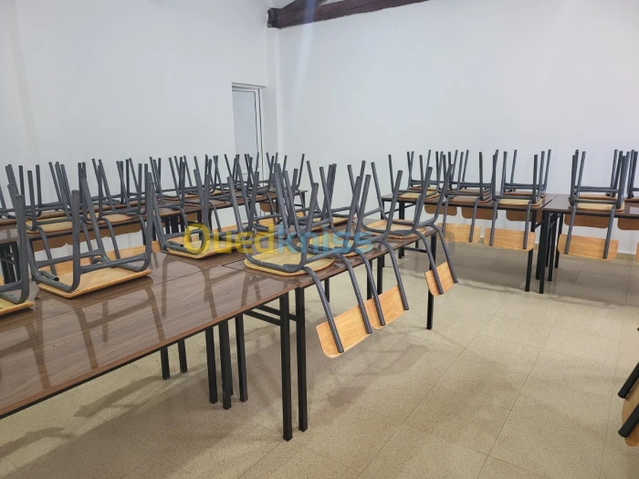 Vend tables et chaises