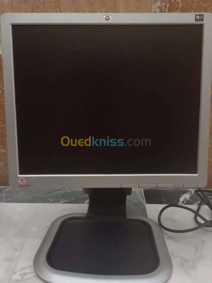 HP L1750 - écran LCD - 17