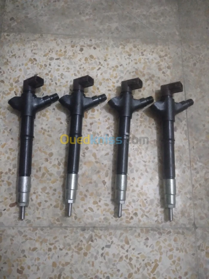 Injecteurs /Segment Toyota rav 4 d4d