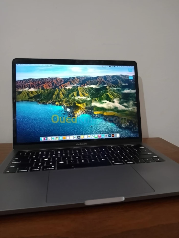 MacBook pro touch bar 2018
