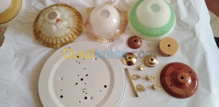 Divers pièces de lustre