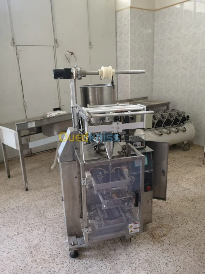 Machine Remplisseuse liquide visqueux , dosete