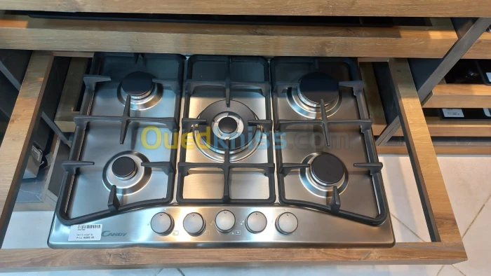 "TABLE DE CUISSON CANDY/5 FEUX INOX /THERMOCOUPLE /COMMANDE FRONTALE /FONTE - 02 ANS DE GARANTIE "